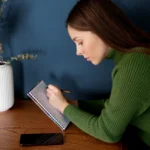 Devenir écrivain : Conseils pratiques pour débuter une carrière littéraire