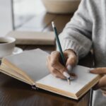 Syndrome de la page blanche : 7 astuces pour surmonter le blocage de l’écrivain et retrouver l’inspiration